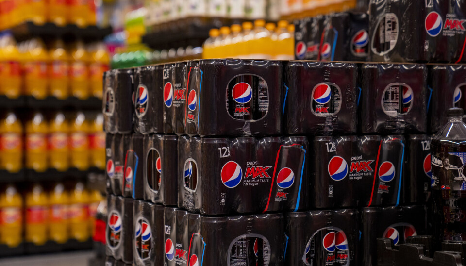 WHO vil erklære det populære søtningsstoffet aspartam som kreftfremkallende i juli, ifølge kilder til Reuters. Aspartam brukes blant annet i populære lettbruser som Pepsi Max, Coca-Cola Zero og Extra tyggegummi.