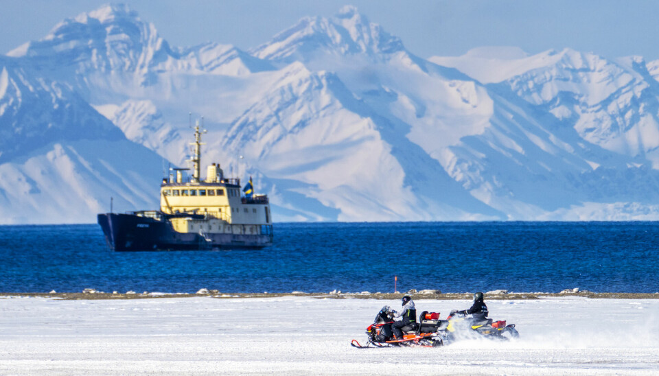 To værstasjoner på Svalbard endte med målinger over det som kalles polarklima i juli.