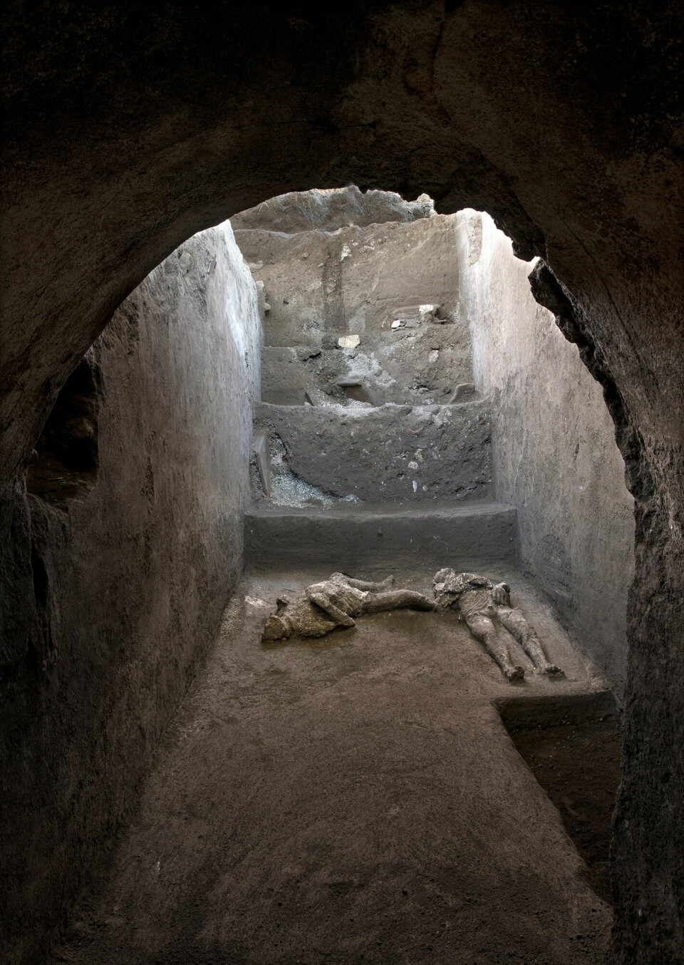 Fortsatt jobber forskere med utgravningene i Pompeii. Her er restene etter to mennesker.