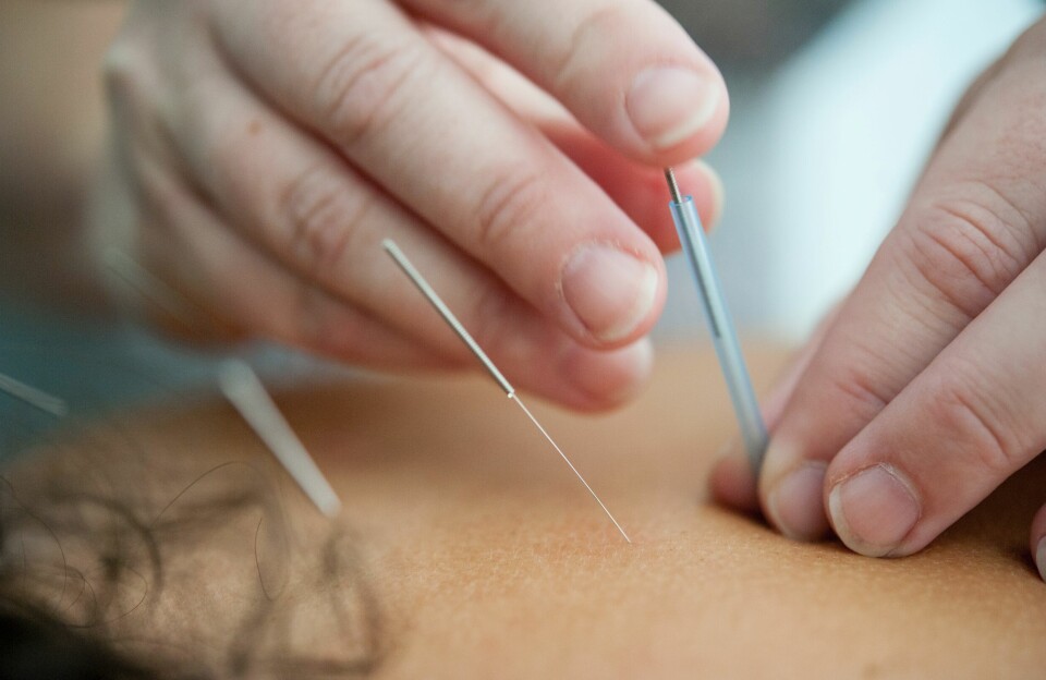 En ny studie gir gryende bevis for at akupunktur virker positivt for å behandle kronisk tretthet hos overlevende etter brystkreft.