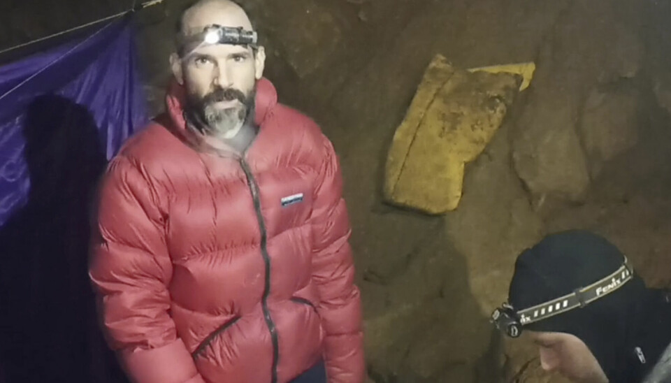 Grotteforskeren Mark Dickey ble akutt syk og er fanget dypt inne i en tyrkisk grotte. Bildet er fra torsdag.