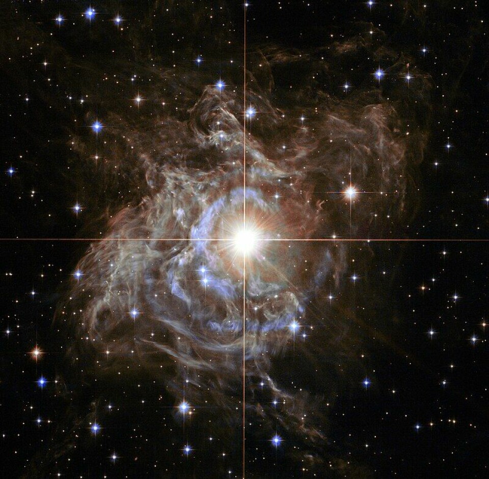 Dette er en såkalt kefeide-stjerne, sett av Hubble-teleskopet. Denne er i vår egen galakse og kalles RS puppis.