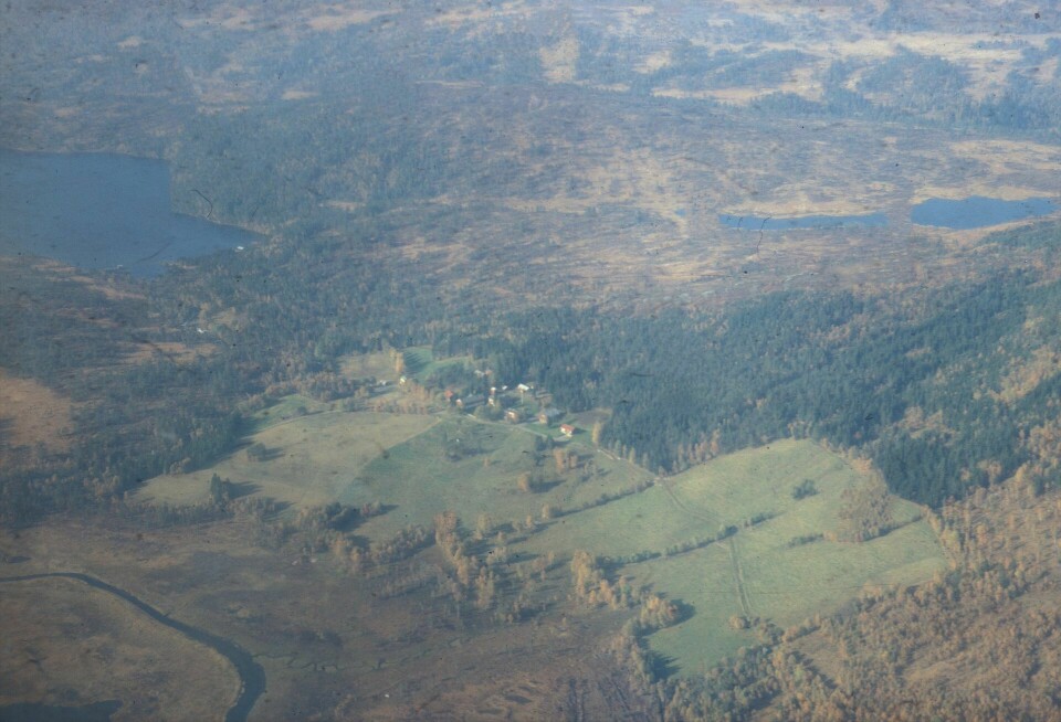 Flyfoto av Songli forsøksgård.