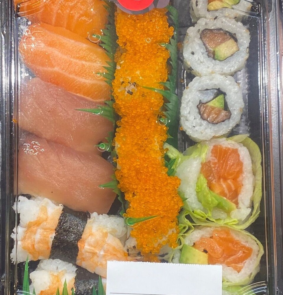 Sushi er hverdagsmat. Du trenger ikke bekymre deg for mye for å bli syk, men det er greit å vite om farene likevel.