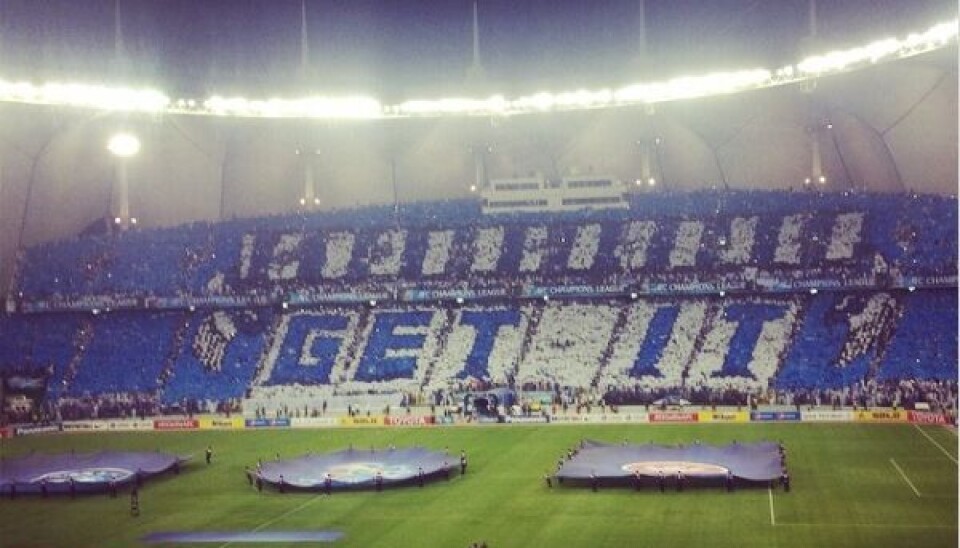 (Al hilal w sydney wanderers 2014): Hjemmesupporterne hever stemningen i forkant av finalen i AFC Champions League mellom Al Hilal og Western Sydney Wanderers i 2014, på King Fahd International Stadium i Riyadh.