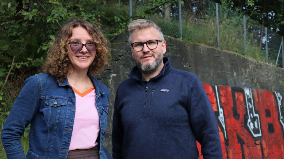 De forsker på familiemangfold. Førsteamanuensis Alicja Sadownik og professor Lennart Lorås, begge ved Høgskulen på Vestlandet.