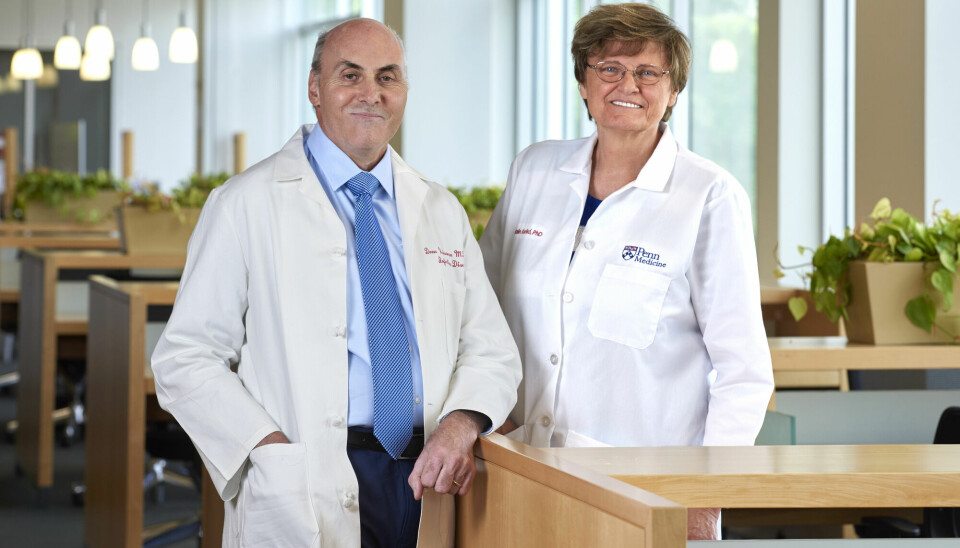 Katalin Karikó og Drew Weissman vant årets Nobelpris i medisin for oppdagelsene som gjorde utviklingen av mRNA-vaksiner mot Covid-19 mulig. Bildet er tatt ved University of Pennsylvania i Philadelphia.