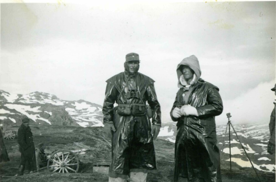 Soldatene måtte holde ut hardføre forhold i fjellene ved Narvik under felttoget i 1940. Bataljonssjefer som major Otto Hjersing Munthe-Kaas (til venstre) delte strabasene deres.