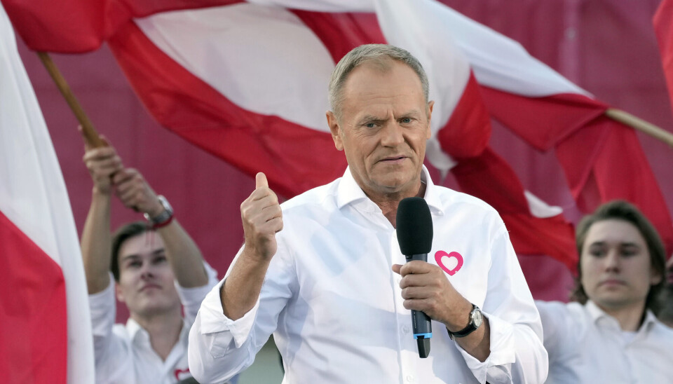 Opposisjonsleder, tidligere statsminister og tidligere EU-president Donald Tusk under et valgkampmøte i Otwock i slutten av september. Også den proeuropeiske polske opposisjonen beskyldes for å spre feilinformasjon i valgkampen.