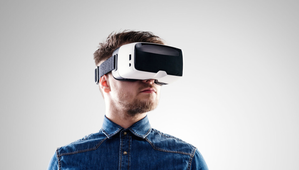 Rottene i eksperimentet fikk på seg en sele med VR-briller. De var naturligvis mindre enn de på bildet. Rottene i eksperimentet fikk på seg en sele med VR-briller. De var naturligvis mindre enn de på bildet.