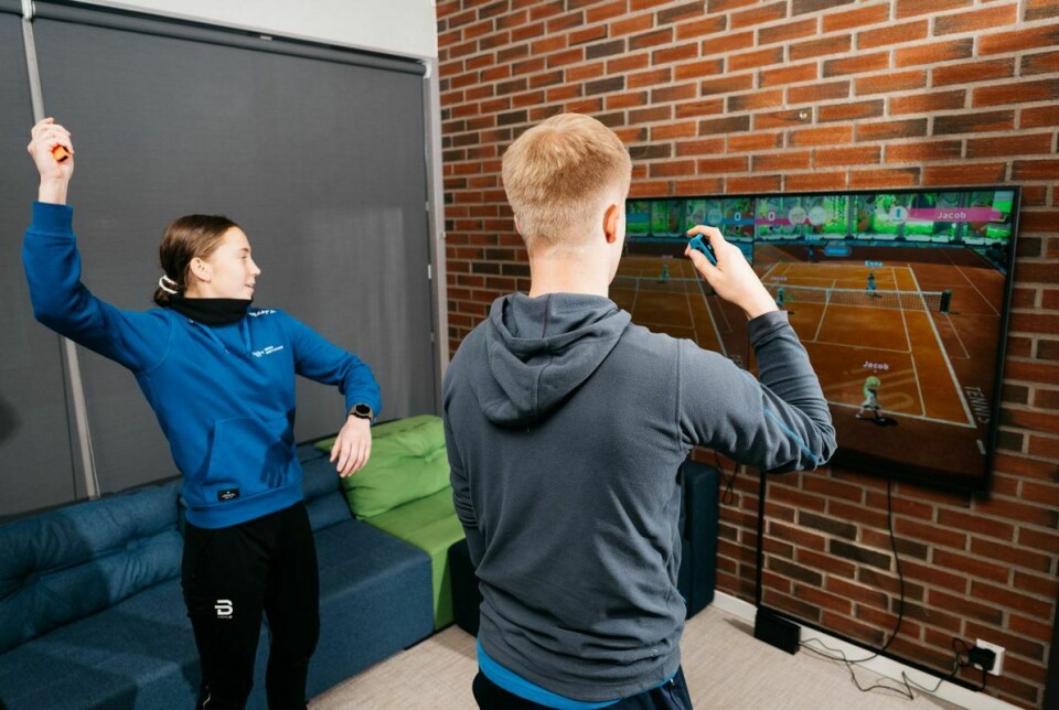 Lærarstudentane på NIH har fått prøvd seg på aktivitetsspel på Nintendo Switch. Det kan gi meir aktivitetsglede i gymtimane til elevane som ikkje har erfaring med idrett, ifølgje ekspertane.
