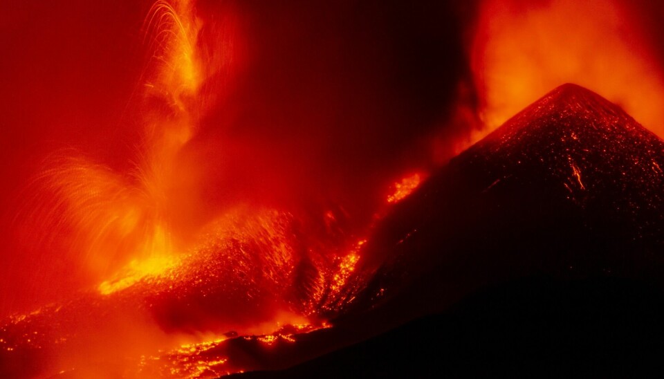Bilde fra utbrudd på vulkanen Etna i Italia.