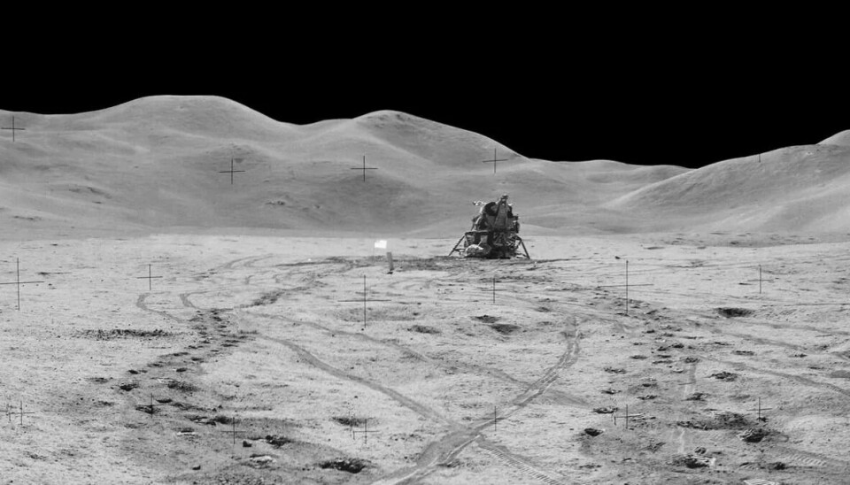 Måneoverflaten sett av en av Apollo-astronautene. Overflaten kan skjule store verdier.