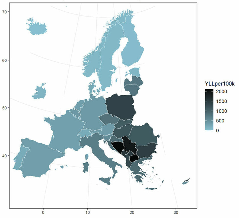 The figure shows years of life lost per 100,000 inhabitants (YLL rate) due to long-term exposure to PM2.5 concentration levels in 2021 across Europe.