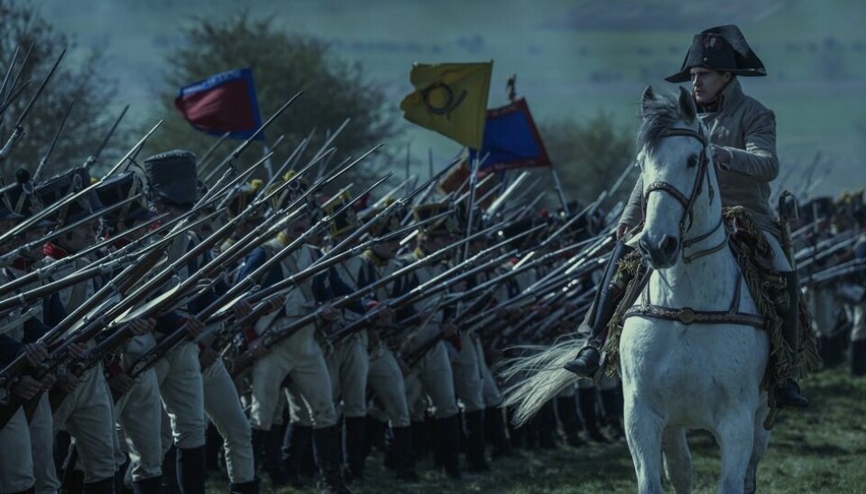 Napoleon var en dyktig offiser. Fortsatt blir taktikkene hans studert på militærskoler. Bilde fra filmen Napoleon, som kom i 2023.