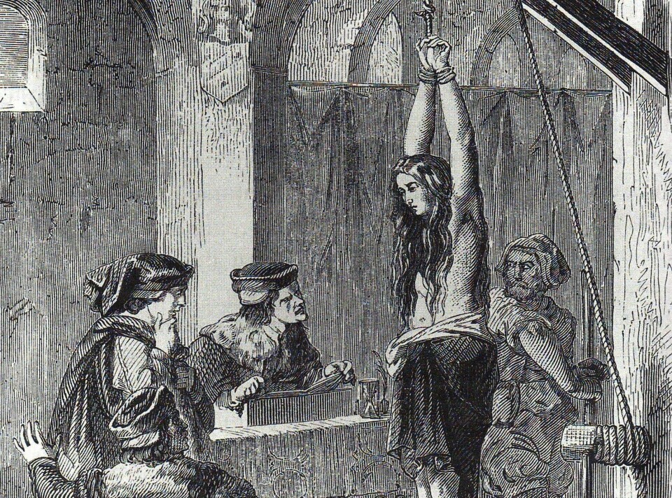330 personer fikk dødsdom for trolldom i Norge. De fleste ble utsatt for hard tortur før rettsaken. Mishandlingen stoppet ikke før kvinnene tilsto og anga nye hekser.