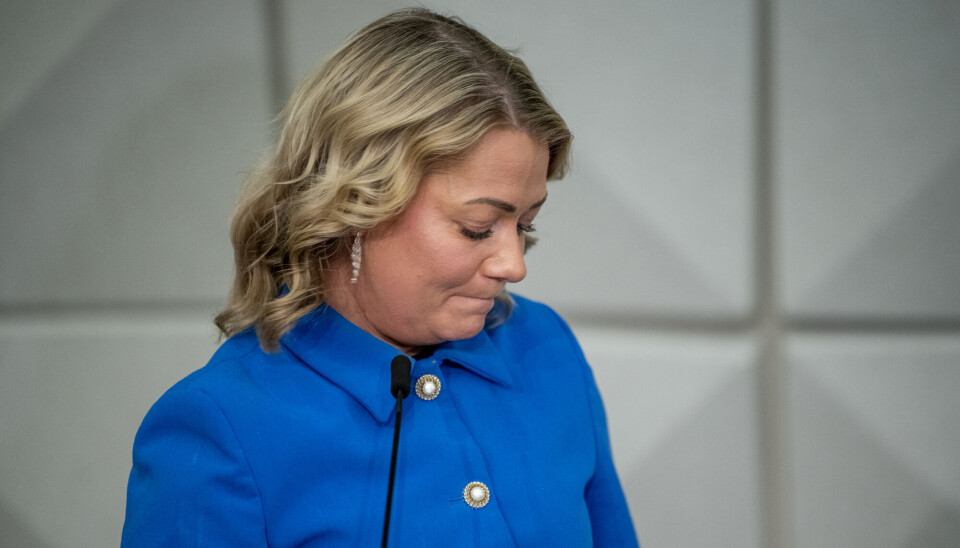 Forsknings- og utdanningsminister Sandra Borch (Sp) kunngjorde fredag kveld at hun trekker seg som statsråd. Avgangen kommer etter at det ble avslørt at Borchs masteroppgave fra 2014 inneholder passasjer som er identiske med eldre masteroppgaver fra andre studenter.