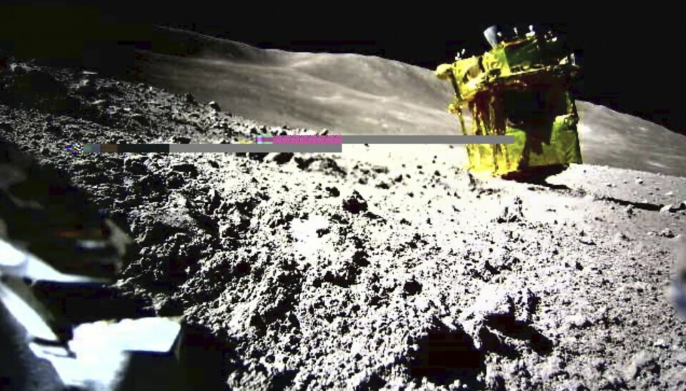 Det japanske månedlandingsfartøyet har tatt dette bildet av en mobil enhet etter landingen på månen.