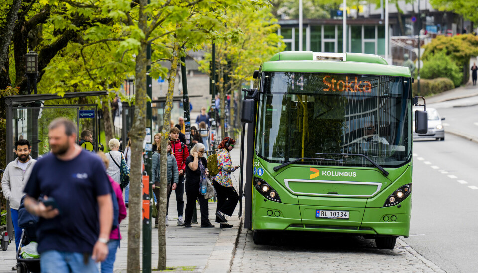 I fjor høst kunne Stavangers innbyggere reise gratis med buss på Nord-Jæren. De reiste mer med buss, men forskere i Transportøkonomisk Institutt er usikre på hva slags reising det ble mindre av.