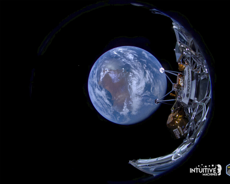 Dette bildet viser månelandingsfartøyet med jorden i bakgrunnen. Bildet ble tatt like etter at Odysseus hadde koblet seg fra SpaceX-bæreraketten for å fortsette resten av turen til månen på egen hånd.