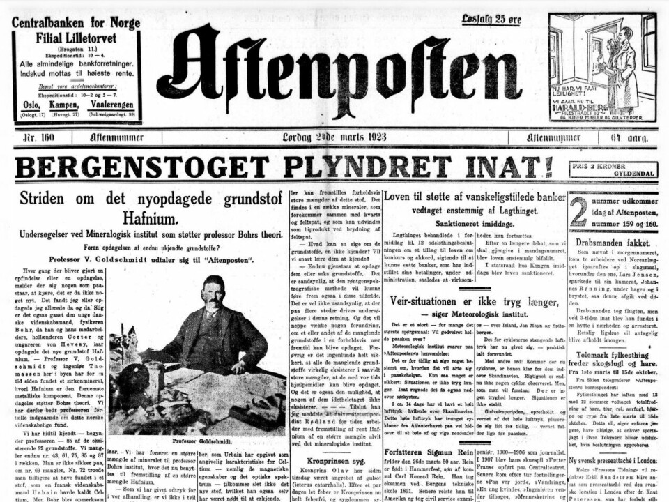 Gammel avisforside fra Aftenposten. En annonse er større enn alle artiklene på siden. Den har overskriften «BERGENSTOGET PLYNDRET I NAT!».