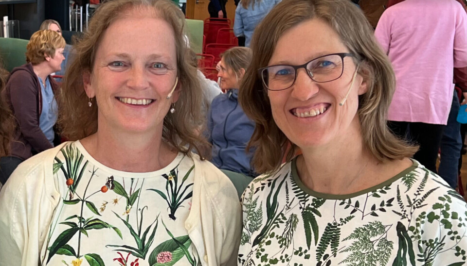 Ein glad forfattar og ein like glad illustratør har presentert boka si.