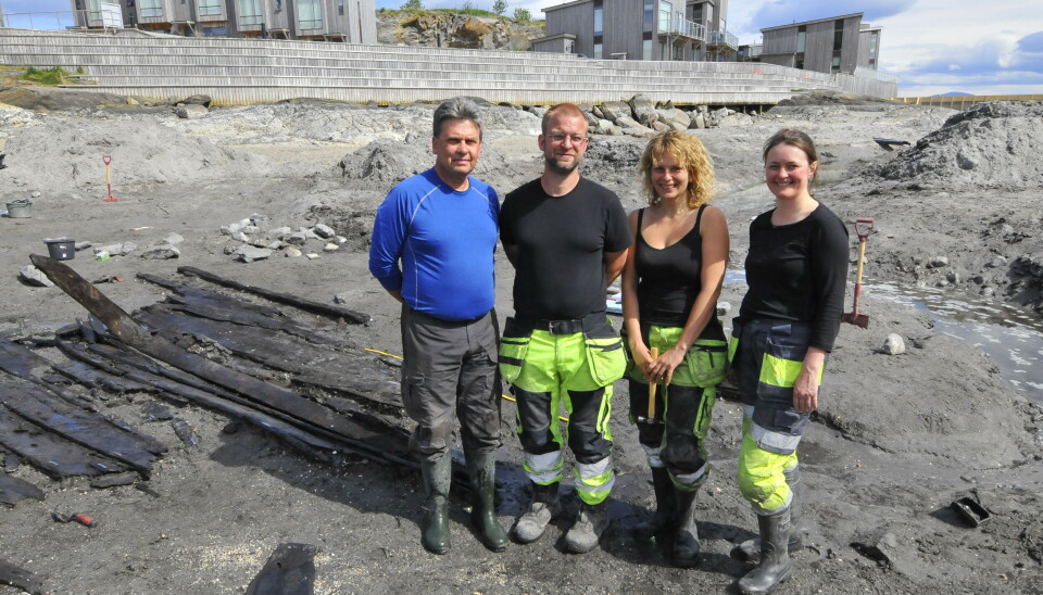 Utrgravningsteamet fra 2017. F.v. Stephen Wickler, Sven Ahrens, Marja-Liisa P. Grue og Tori Falck.