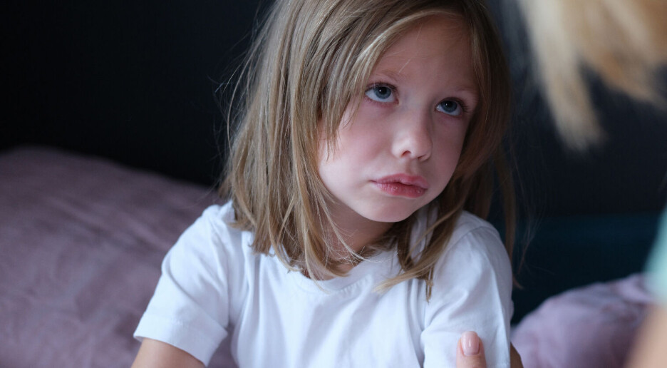 Hvorfor fører dårlig økonomi og påfølgende stress i familien til atferdsvansker for noen barn, men ikke for andre?