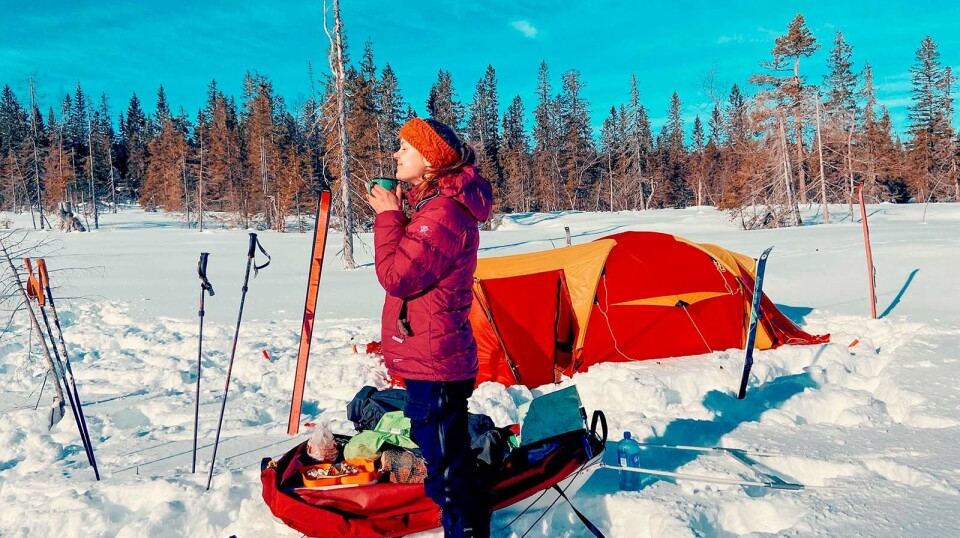 Forskaren oppmodar til å vere avkopla når du er på tur og heller dele bilde når du er heime igjen. Slik kan du vere meir til stades og samtidig få meir ut av opplevinga.