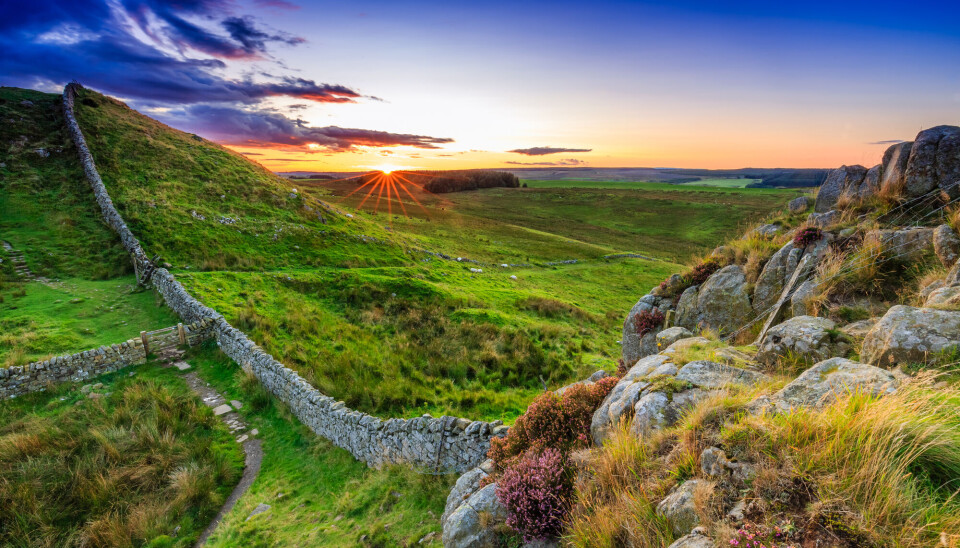 En del av Hadrians mur i Nord-England.