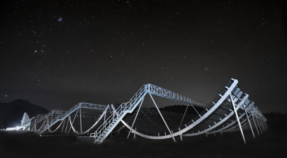 Mystisk radioglimt stammer fra kanten av en gammel, døende galakse