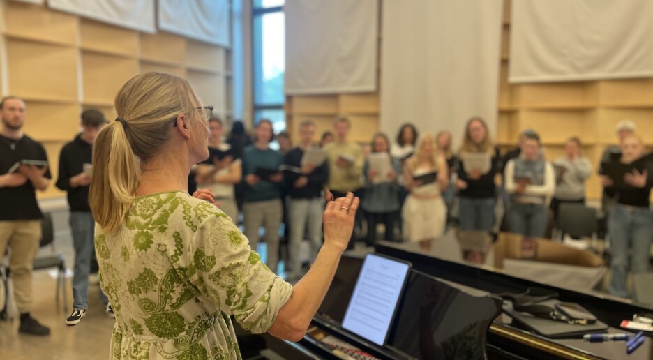 Kjenner du på stemmeskam? Forskerne mener sang kan være bra for helsa