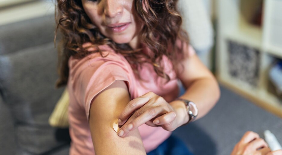 Forskere mener at flere bør vurdere hormonplaster framfor piller