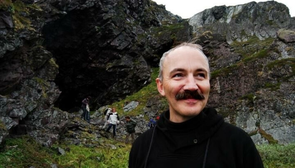 Rune Blix Hagen forteller at magi var ulovlig, men at det var viktig i noen lokalsamfunn. Portrett av Rune Blix Hagen.
