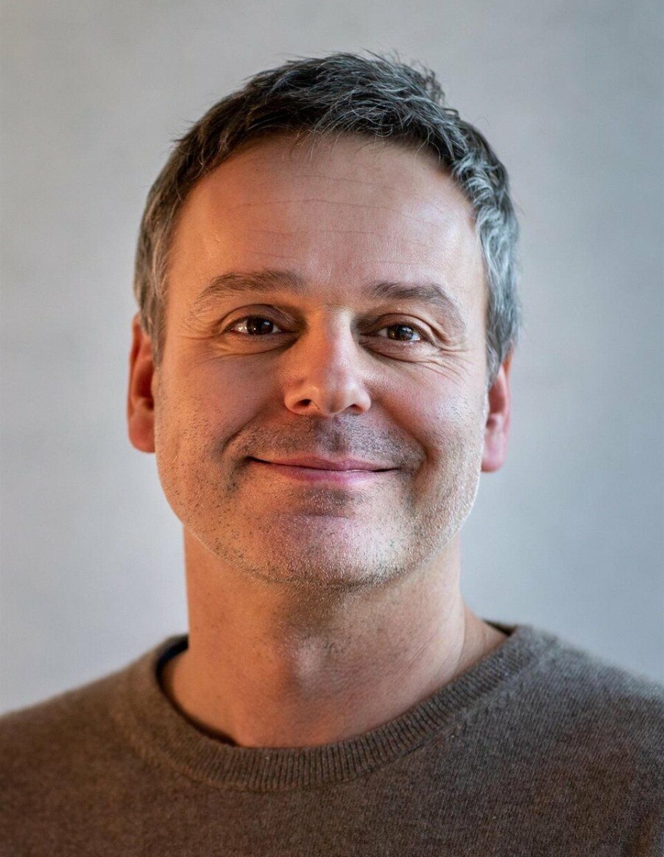 Andreas Zedrosser er professor ved Universitetet i Sørøst-Norge. Han forsker på rådyr.
