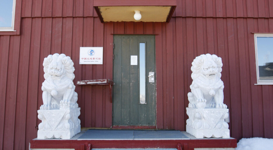 Kina bedt om å fjerne løve-statuer på Svalbard