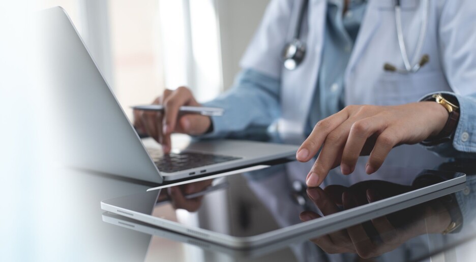 – Folk kontaktar fastlegen for å spørje om halsdrops