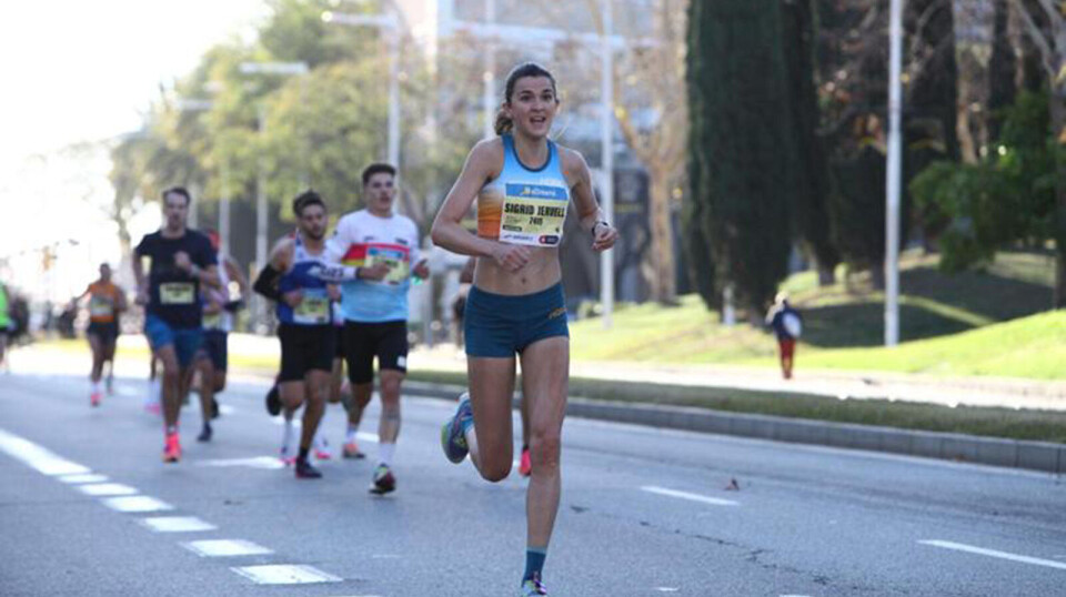 Sigrid Jervell Våg sette personleg rekord på halvmaraton i Warzava i fjor, med tida 1,11,39. Her frå Barcelona halvmaraton i 2024.