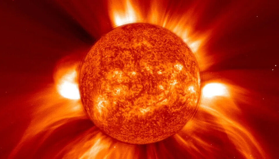Her sender sola ut enorme mengder ladede partikler. Dette er en såkalt CME, som kan danne geomagnetiske stormer på jorda, hvis det treffer oss.