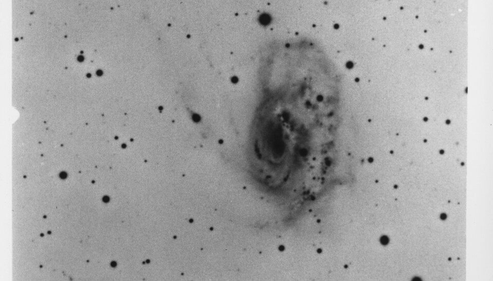 Her er den samme galaksen, Arp 184, slik den framstår i atlaset til Arp.