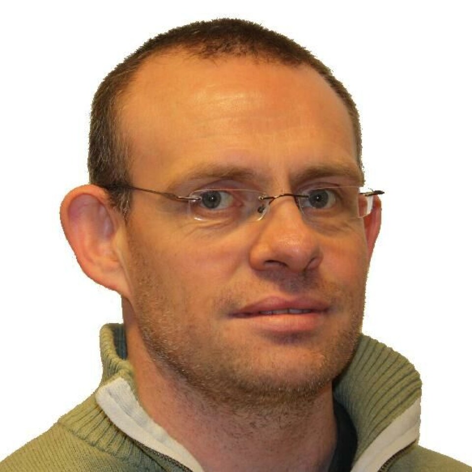 Kjell Heggvold Ullestad underviser i norsk for utlendinger ved NTNU. Han driver også nettstedet grammatikk.com Kjell Heggvold Ullestad.