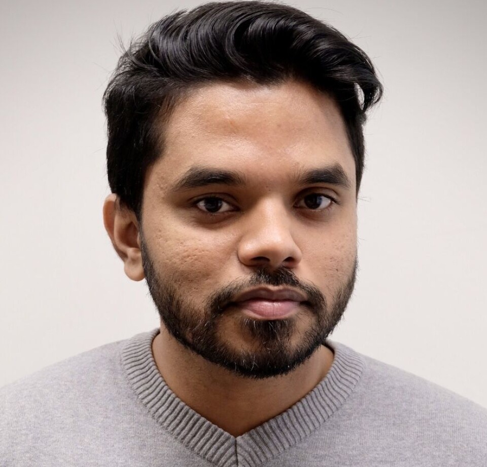 Shemin Sagaria er forsker ved Universitetet i Tromsø. Han undersøker hvordan elbiler kan brukes til å lagre strøm.