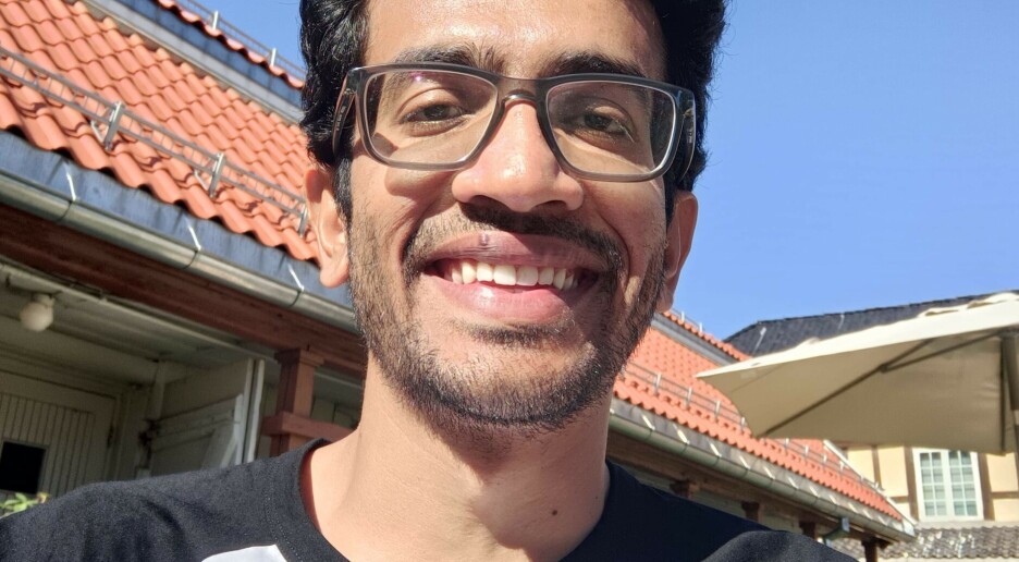 Khayal Devaka betalte for å studere i Norge i fjor