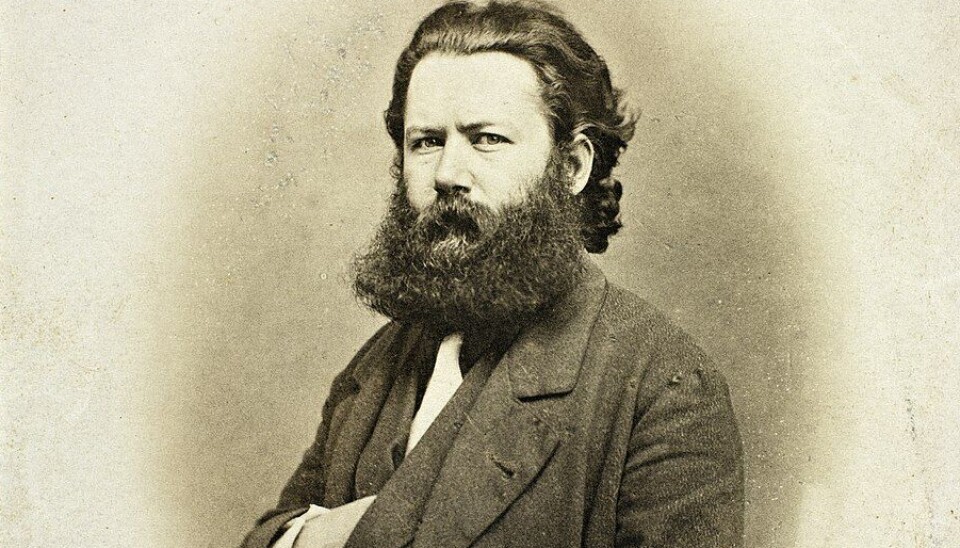Henrik Ibsen, cirka 35 år gammel, rett før han reiser fra Norge. Han er bitter og oppgitt over det norske
samfunnet, som han mener er trangsynt og smått. Portrett