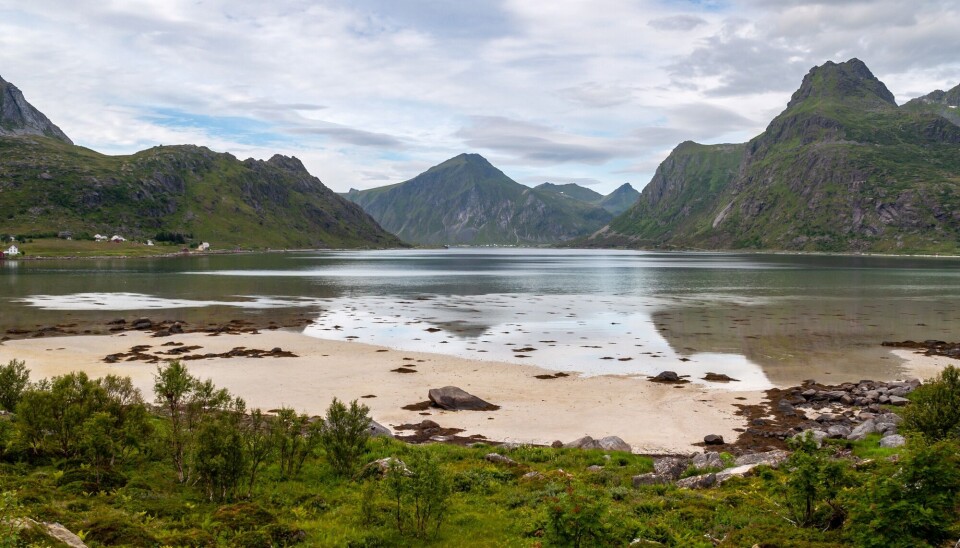 Strendene her i Norge stammer ikke fra fiskebæsj – men fra istiden og isbreer.