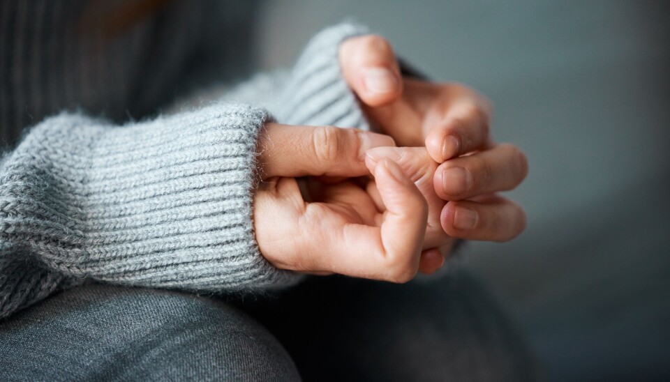– Vi vet at gener betyr noe for vår risiko for å få angst og depresjon, men om sykdommene bryter ut handler også mye om miljøet du lever i, sier forsker.