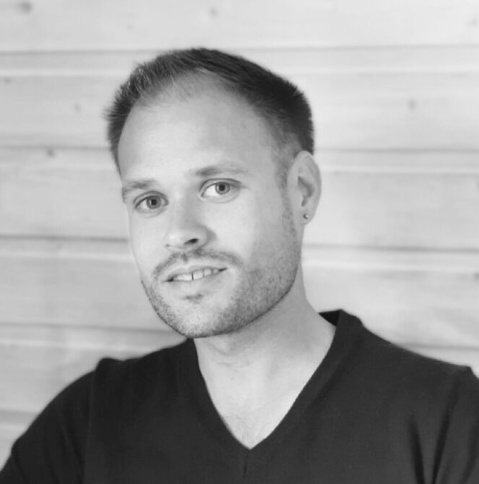 Seniorforsker Julien Lebel sier flere nordmenn er blitt opptatt av miljøet i ferien, men at kostnader og tilgjengelighet gjør det mer utfordrende å feriere bærekraftig.