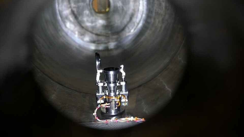 Raketten fraktet et instrument som skulle samle inn mikroskopiske partikler fra den øvre atmosfæren. Instrumentet kalles MESS, og spiller en slags hovedrolle i prosjektet. Bildet viser MESS i trykkammer under testing.