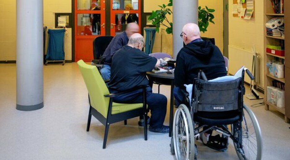 Eldrebølgen treffer norske fengsler. I Bergen fengsel har seniorene et eget tilbud
