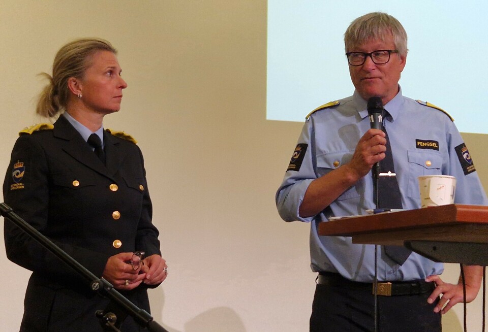 Line Wilberg fra Kriminalomsorgen og Harald Åsaune fra Bergen fengsel deltok på møtet i Arendal. Bilde av Line Wilberg og Harald Åsaune.